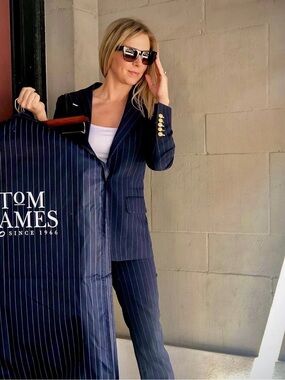 5 Ventura Tom James Garment Travel Bag - Navy Pinstripe